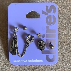 NWT Claire’s Earring Set